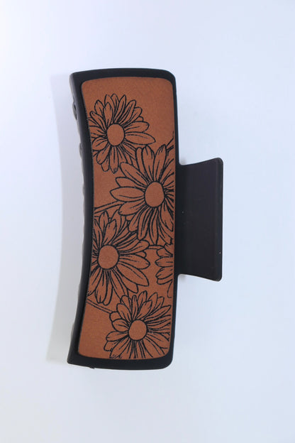 Daisies hair clip with leather pattern