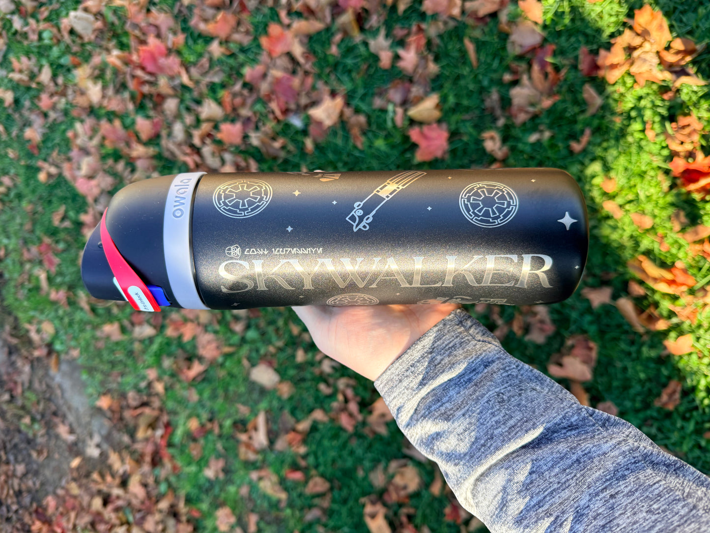 Skywalker Star wars 24 oz Owala freesip water bottle / tumbler