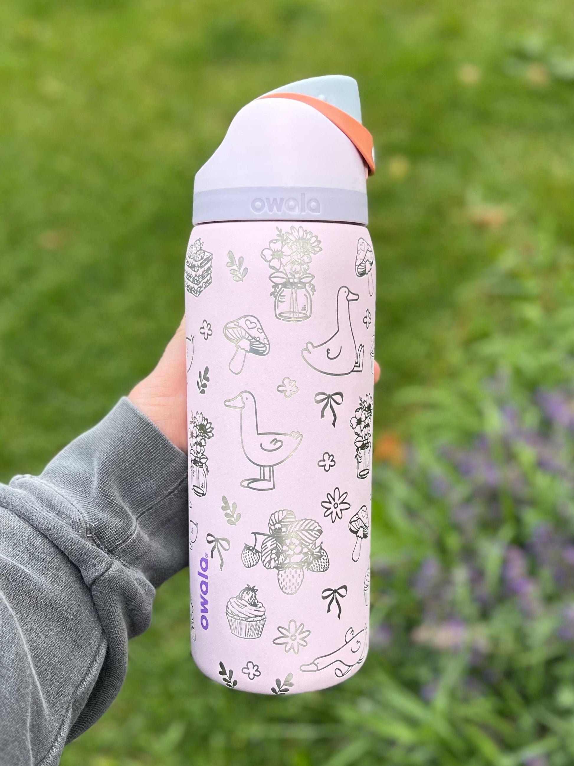 Engraved Owala Tumbler, Whimsical Goose Floral Water Bottle, Cute Cottagecore Owala Cup, Mushroom Bow Design, 24 32 oz Gift