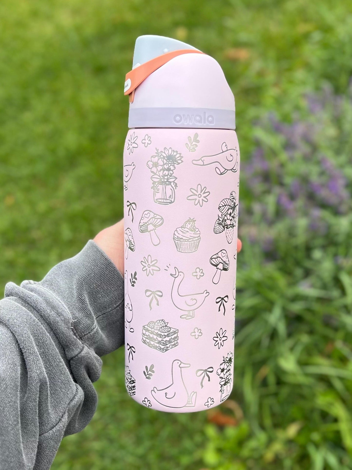 Engraved Owala Tumbler, Whimsical Goose Floral Water Bottle, Cute Cottagecore Owala Cup, Mushroom Bow Design, 24 32 oz Gift
